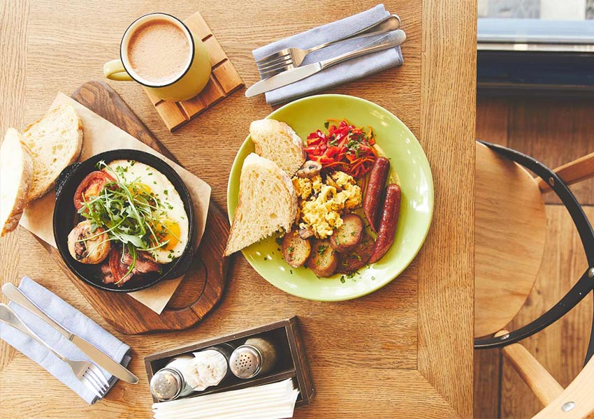 Morninkol Café - Egg with croissant